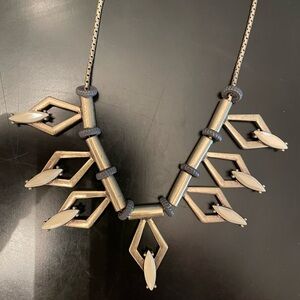 Elegant Gold Geometric Necklace